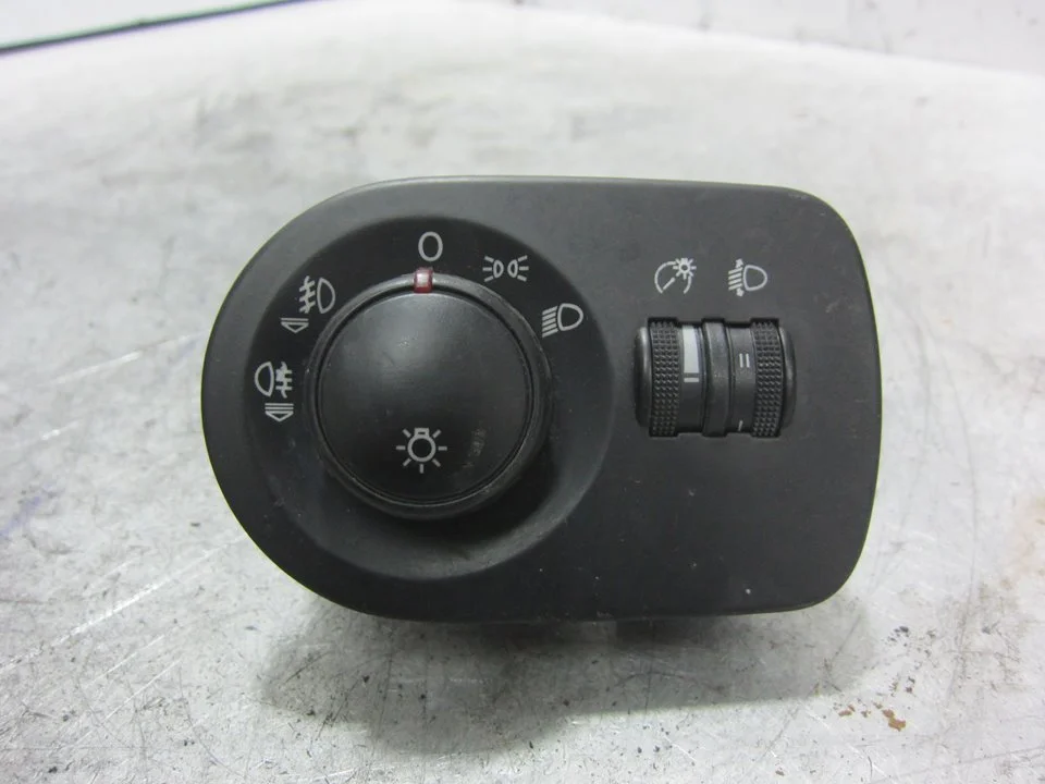 Foto de MANDO LUCES SEAT LEON (1P1) 1.9 TDI (105 CV / 77 KW) referencia 1P1941431B