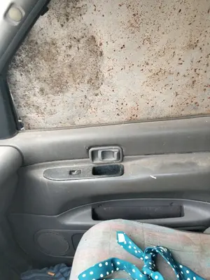 Foto de MANETA INTERIOR DELANTERA DERECHA NISSAN VANETTE CARGO 2.3 Diesel (75 CV / 55 KW)