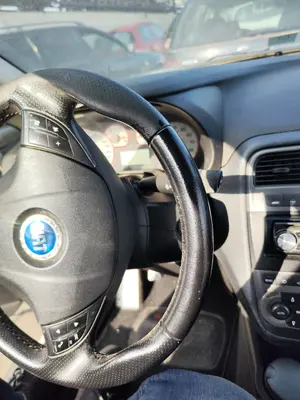 Foto de VOLANTE FIAT GRANDE PUNTO (199) 1.4 (95 CV / 70 KW) referencia 0071754370 foto 5