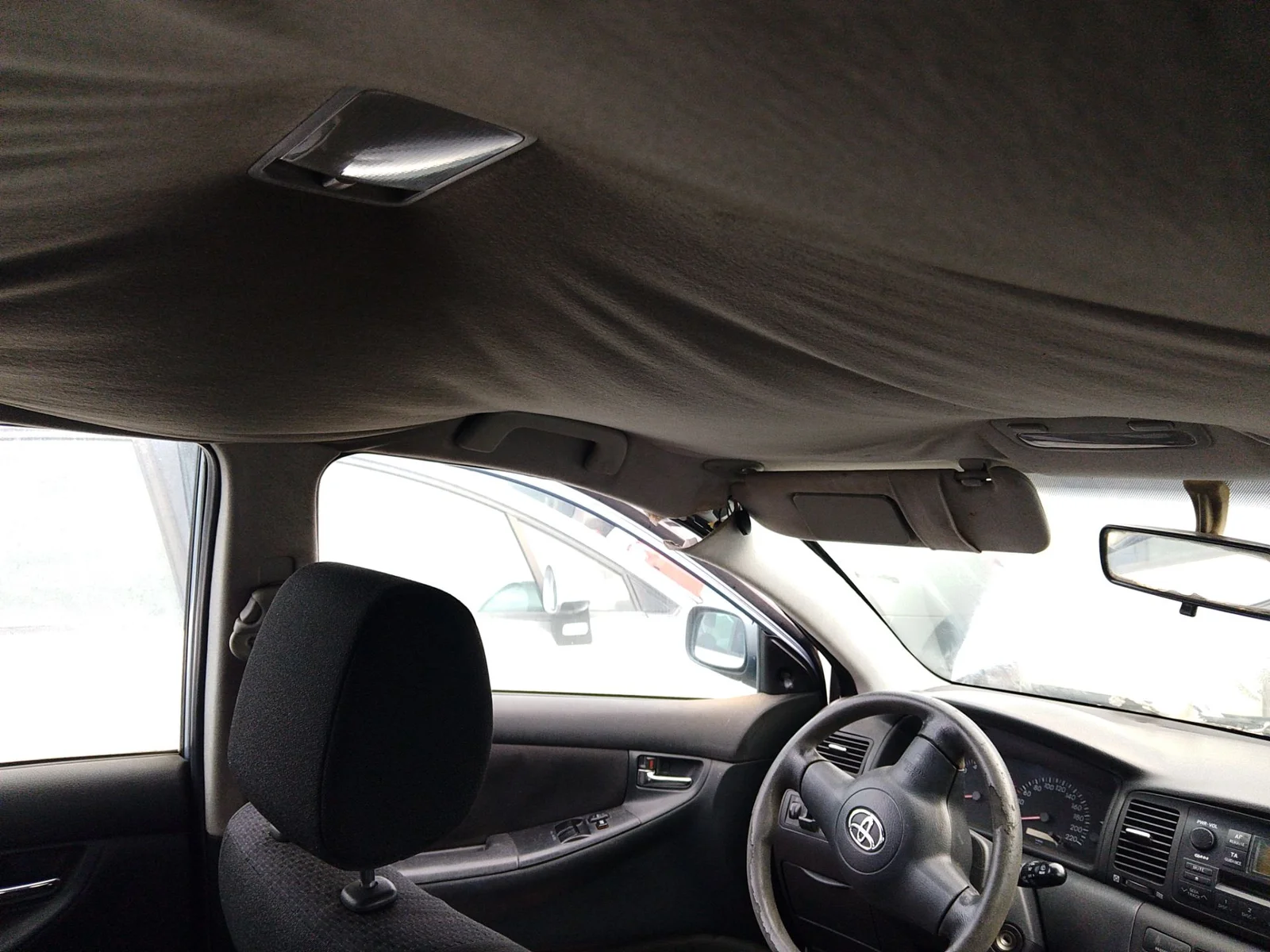 Foto de ASIDERO TECHO DELANTERO IZQUIERDO TOYOTA COROLLA (E12) 1.4 16V CAT (97 CV / 71 KW)