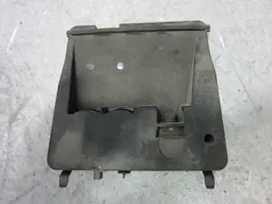 Foto de NO IDENTIFICADO TOYOTA YARIS (XP13) Híbrido 74 kW (1.5 Ltr. - 55 kW 16V) (101 CV / 74 KW) referencia 881810D020 foto 4