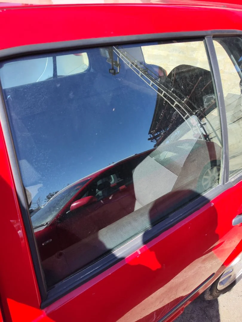 Foto de LUNA TRASERA IZQUIERDA VOLKSWAGEN GOLF IV BERLINA (1J1)(10.1997) 1.9 TDI (90 CV / 66 KW)
