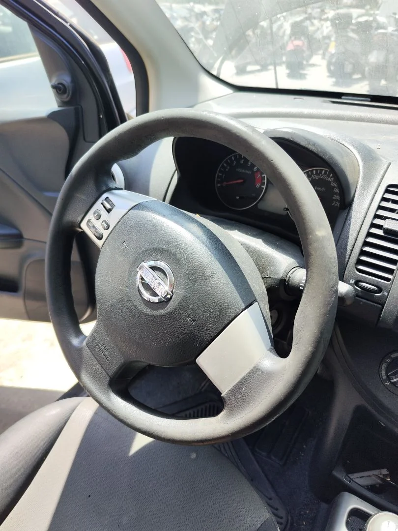 Foto de VOLANTE NISSAN NOTE (E11E) 1.4 CAT (88 CV / 65 KW)