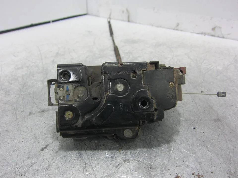 Foto de CERRADURA PUERTA DELANTERA DERECHA VOLKSWAGEN TOURAN (1T1) 2.0 TDI (140 CV / 103 KW) referencia 163D1837016