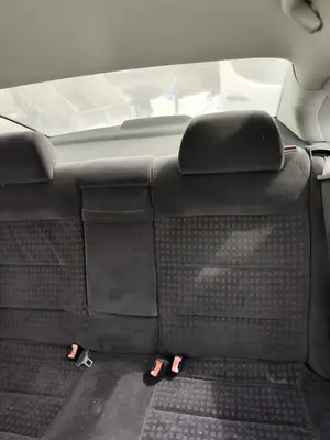 Foto de BANDEJA TRASERA VOLKSWAGEN PASSAT BERLINA (3B3) 1.9 TDI (131 CV / 96 KW) referencia 3B5863413AJFKZ