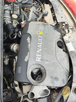 Foto de TAPA MOTOR RENAULT CLIO III 1.5 dCi Diesel CAT (86 CV / 63 KW)