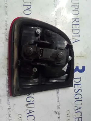 Foto de PILOTO TRASERO DERECHO INTERIOR SEAT LEON (1M1) referencia 1M6945092B foto 2