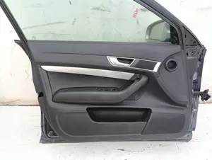 Foto de GUARNECIDO PUERTA DELANTERA IZQUIERDA AUDI A6 BERLINA (4F2) 4.2 V8 40V (335 CV / 246 KW)