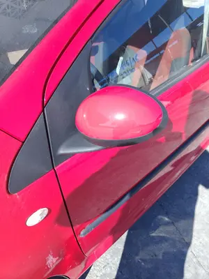 Foto de RETROVISOR IZQUIERDO PEUGEOT 107 1.0 CAT (384F) (68 CV / 50 KW)