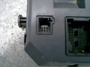 Foto de CAJA RELES / FUSIBLES CITROEN C3 1.4 HDi (68 CV / 50 KW) referencia 9674016980 foto 5