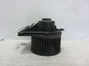 Foto de MOTOR CALEFACCION VOLKSWAGEN POLO III BERLINA (6N2) 1.4 16V (75 CV / 55 KW) referencia 1J1819021A