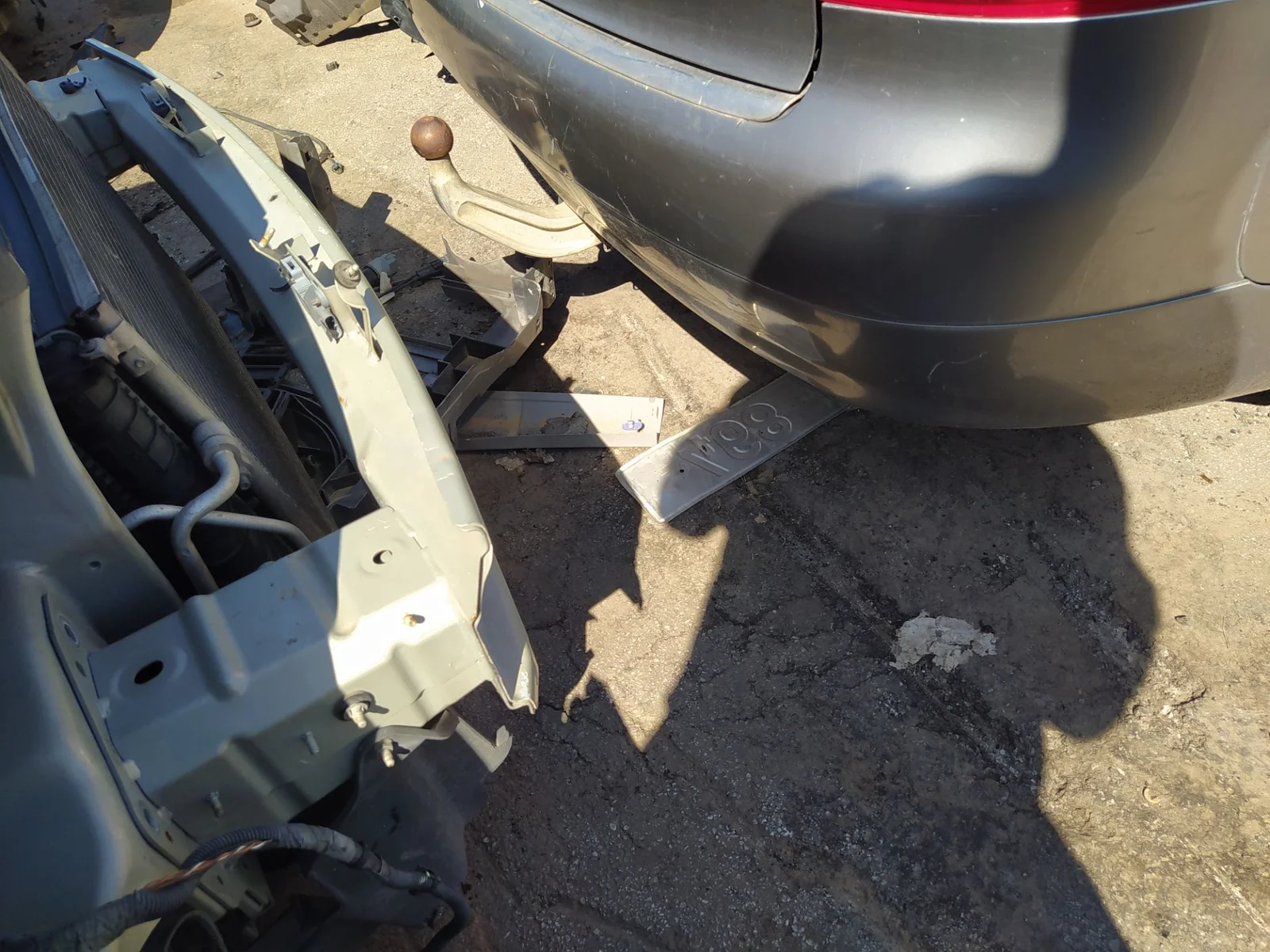 Foto de TUBO ESCAPE TRASERO AUDI A4 AVANT (8E) 1.9 TDI (131 CV / 96 KW)