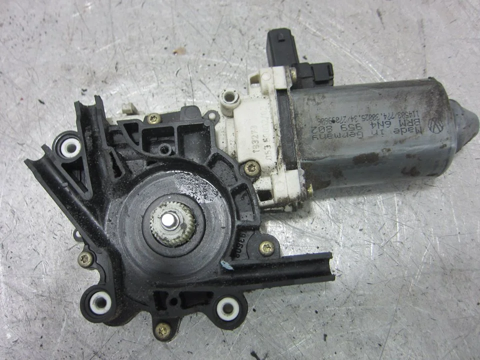 Foto de MOTOR ELEVALUNAS DELANTERO DERECHO LAND ROVER FREELANDER (LN)(01.1998) 1.8 CAT (120 CV / 88 KW) referencia 6N4959802