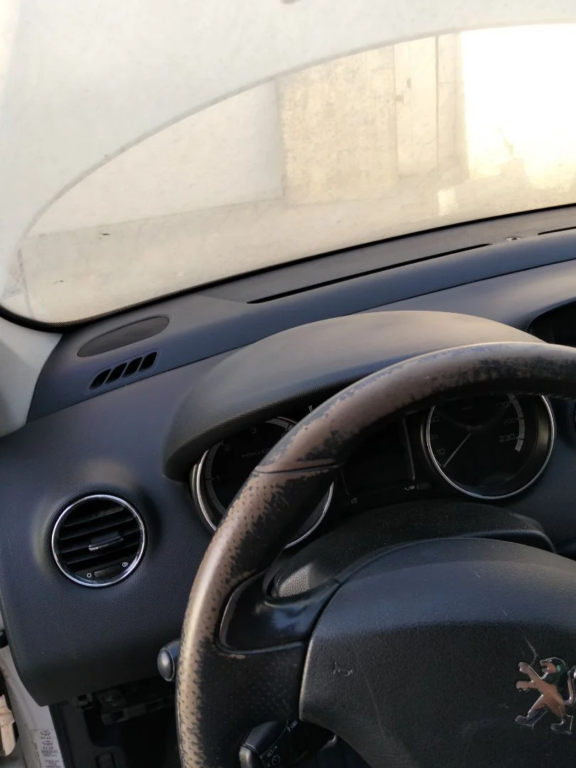 Foto de SALPICADERO PEUGEOT 308 SW 1.6 HDi FAP CAT (9HZ / DV6TED4) (109 CV / 80 KW)