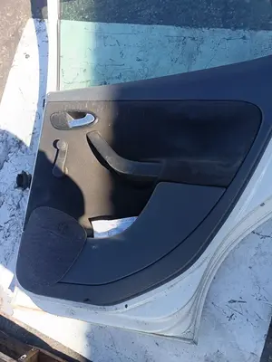 Foto de GUARNECIDO PUERTA TRASERA DERECHA SEAT ALTEA (5P1) 1.6 TDI (105 CV / 77 KW) foto 2