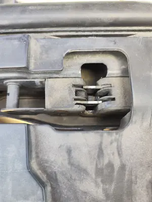 Foto de CERRADURA CAPO AUDI Q7 (4L) 3.0 V6 24V TDI (233 CV / 171 KW) referencia 4L0823509B