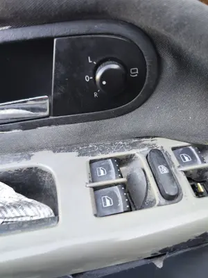 Foto de MANDO RETROVISOR SEAT ALHAMBRA (7V9) 1.9 TDI (116 CV / 85 KW)