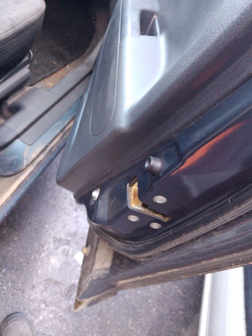 Foto de CERRADURA PUERTA DELANTERA DERECHA SUZUKI ALTO (AMF310) 1.0 12V CAT (68 CV / 50 KW)