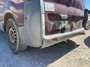 Foto de PARAGOLPES TRASERO RENAULT TRAFIC II FURGÓN 2.5 dCi Diesel CAT (135 CV / 99 KW)