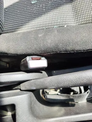 Foto de ENGANCHE CINTURON DELANTERO IZQUIERDO PEUGEOT 307 BERLINA (S2) 1.4 16V CAT (KFU / ET3J4) (88 CV / 65 KW)