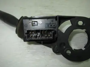 Foto de MANDO MULTIFUNCION CITROEN SAXO 1.5 Diesel (57 CV / 42 KW) referencia 96236416ZL foto 5