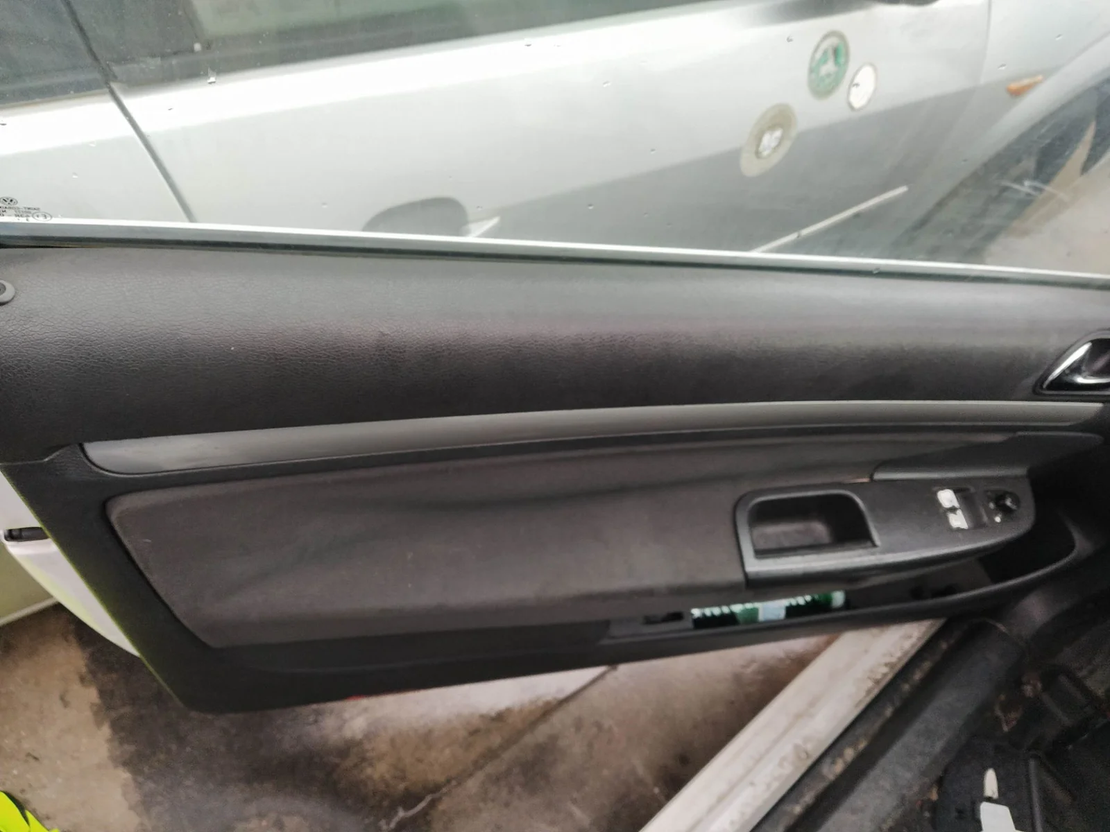 Foto de CERRADURA PUERTA DELANTERA IZQUIERDA VOLKSWAGEN GOLF V (1K1)(10.2003) 1.9 TDI (105 CV / 77 KW) referencia 3B1837015AT