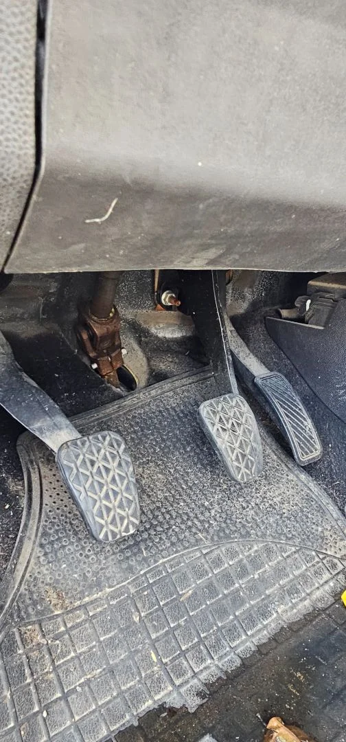 Foto de PEDAL FRENO FORD FIESTA (CNN) 1.25 16V CAT (82 CV / 60 KW)