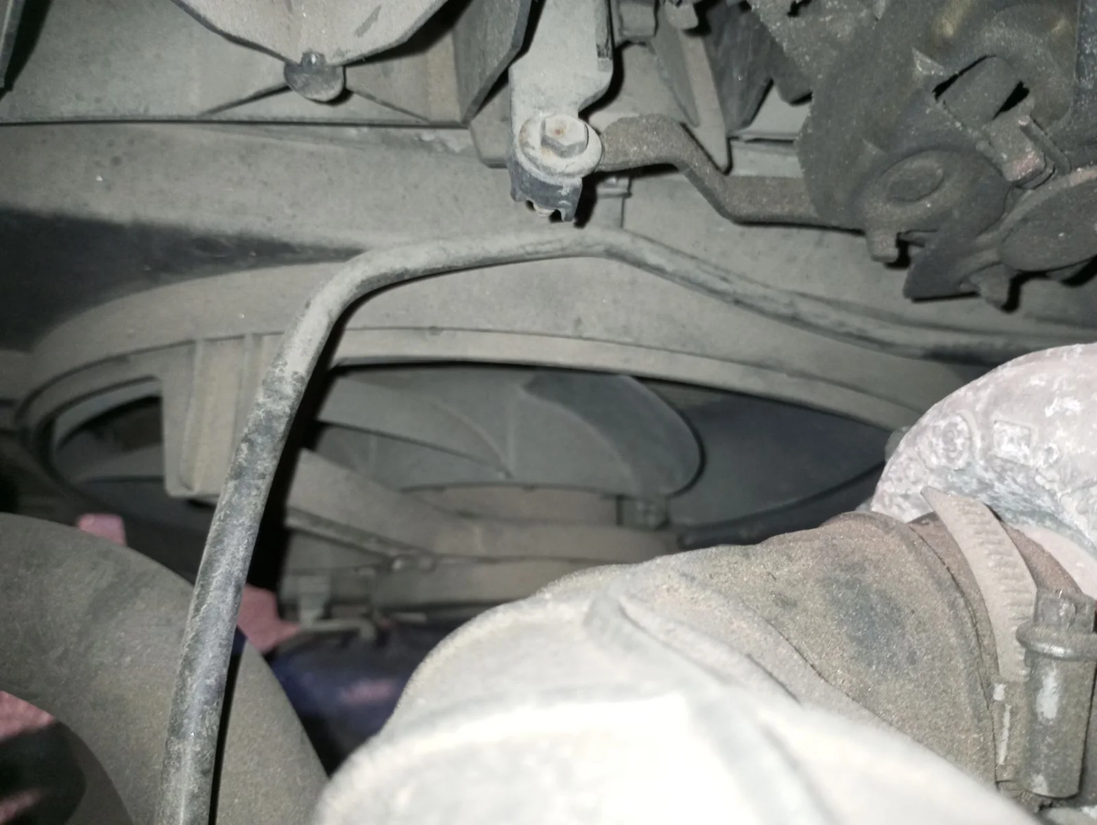 Foto de ELECTROVENTILADOR FORD FIESTA (CBK) 1.4 TDCi CAT (68 CV / 50 KW) referencia 1495676