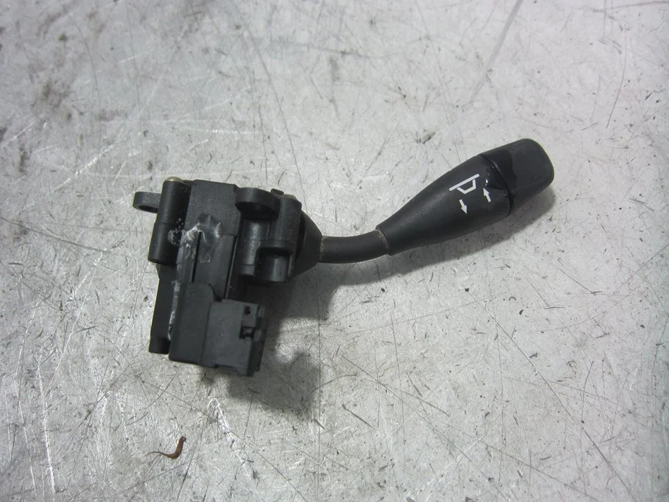Foto de INTERRUPTOR MERCEDES-BENZ CLS (BM 219) 5.0 V8 24V CAT (306 CV / 225 KW) referencia A1715402945