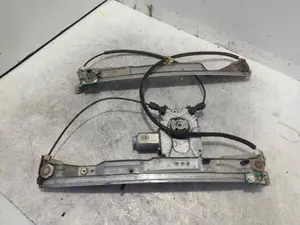 Foto de ELEVALUNAS DELANTERO DERECHO RENAULT CLIO II FASE I (B/CB0) 1.2  (58 CV / 43 KW) referencia 400857