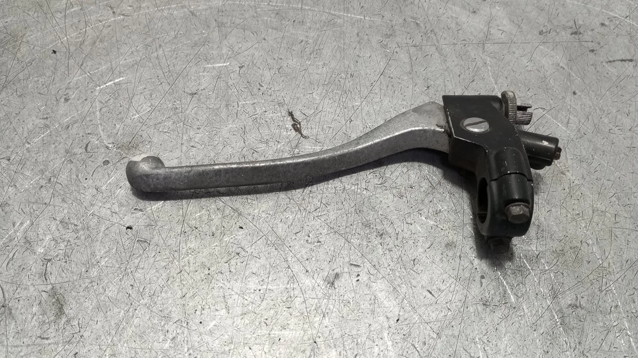 Foto de MANETA IZQUIERDA HONDA CBR 600 F / CBR 600 RR 598 cm3 - 68 kW (92 CV / 68 KW) referencia 53166ML7000