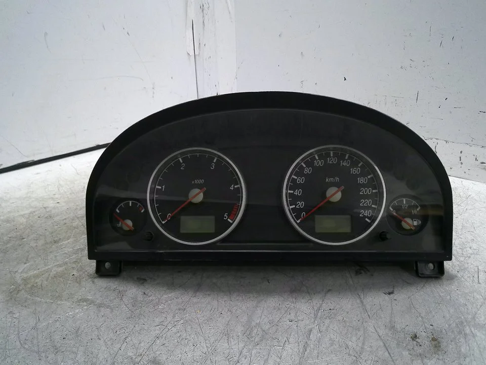 Foto de CUADRO INSTRUMENTOS FORD MONDEO BERLINA (GE) 2.0 16V DI TD CAT (116 CV / 85 KW) referencia 1S7F10841