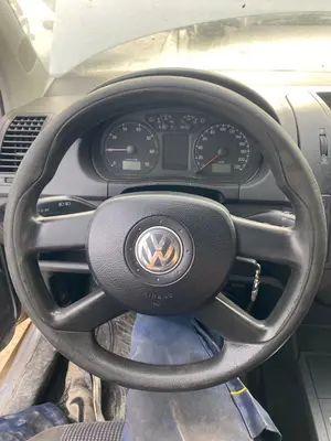 Foto de VOLANTE VOLKSWAGEN POLO IV (9N3) 1.4 FSI (86 CV / 63 KW)