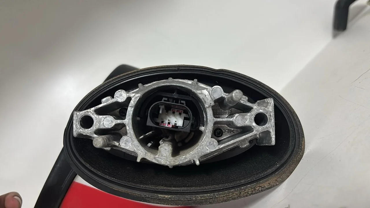 Foto de RETROVISOR IZQUIERDO MINI MINI (R56) 1.4 16V CAT (95 CV / 70 KW)