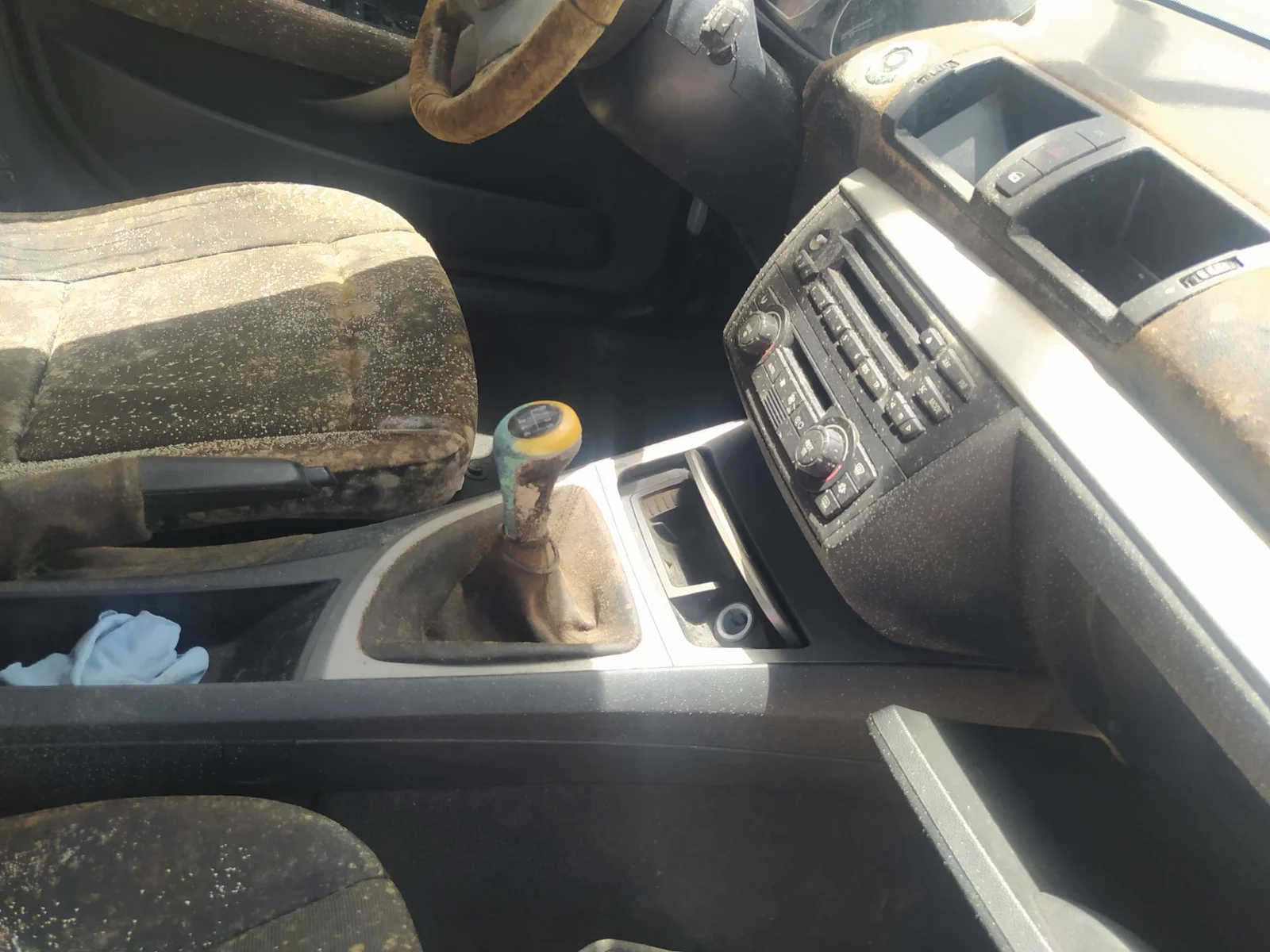 Foto de CONSOLA CENTRAL BMW SERIE 1 BERLINA (E81/E87) 2.0 16V Diesel CAT (122 CV / 90 KW)
