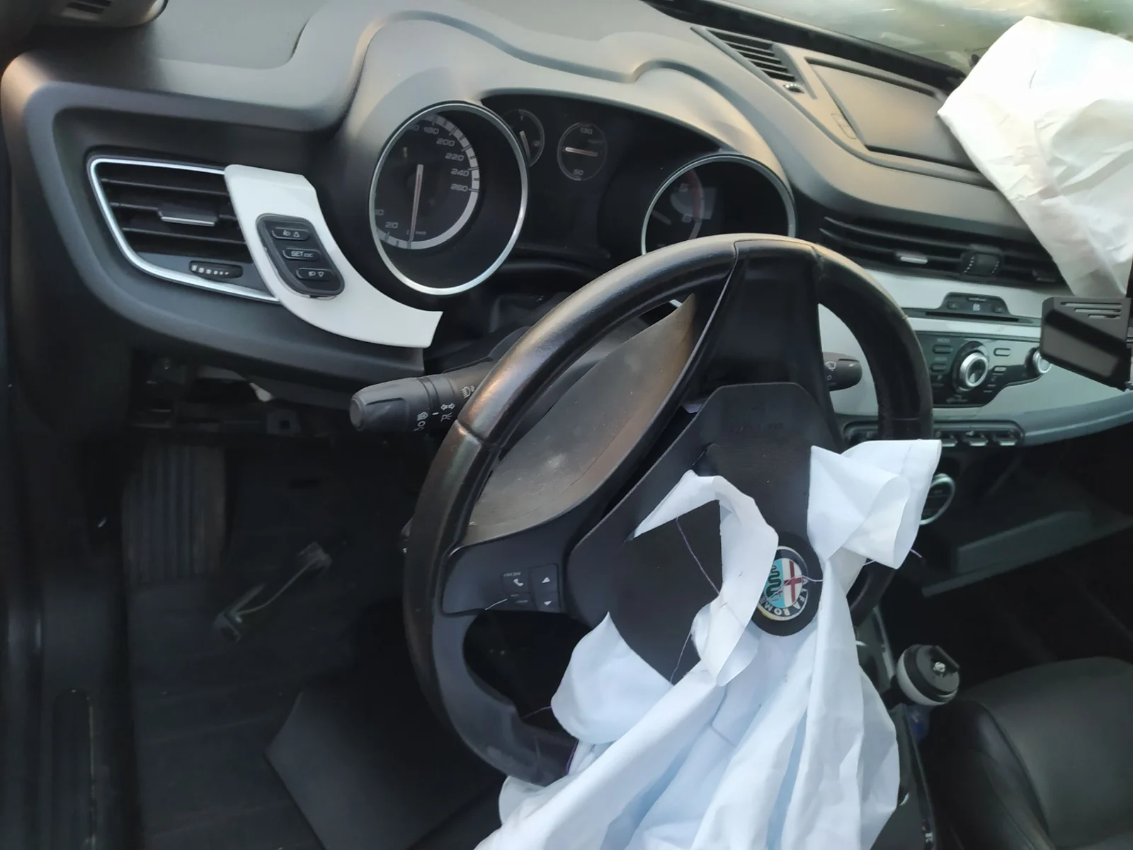 Foto de VOLANTE ALFA ROMEO GIULIETTA (191) 1.6 JTDM CAT (105 CV / 77 KW) referencia 0071779530