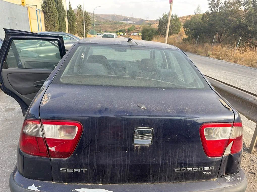 Foto de PORTON TRASERO SEAT CORDOBA BERLINA (6K2)
