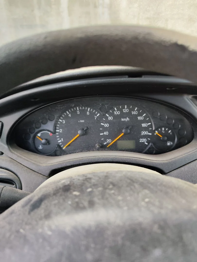Foto de CUADRO INSTRUMENTOS FORD FOCUS BERLINA (CAK) 1.6 16V CAT (101 CV / 74 KW)