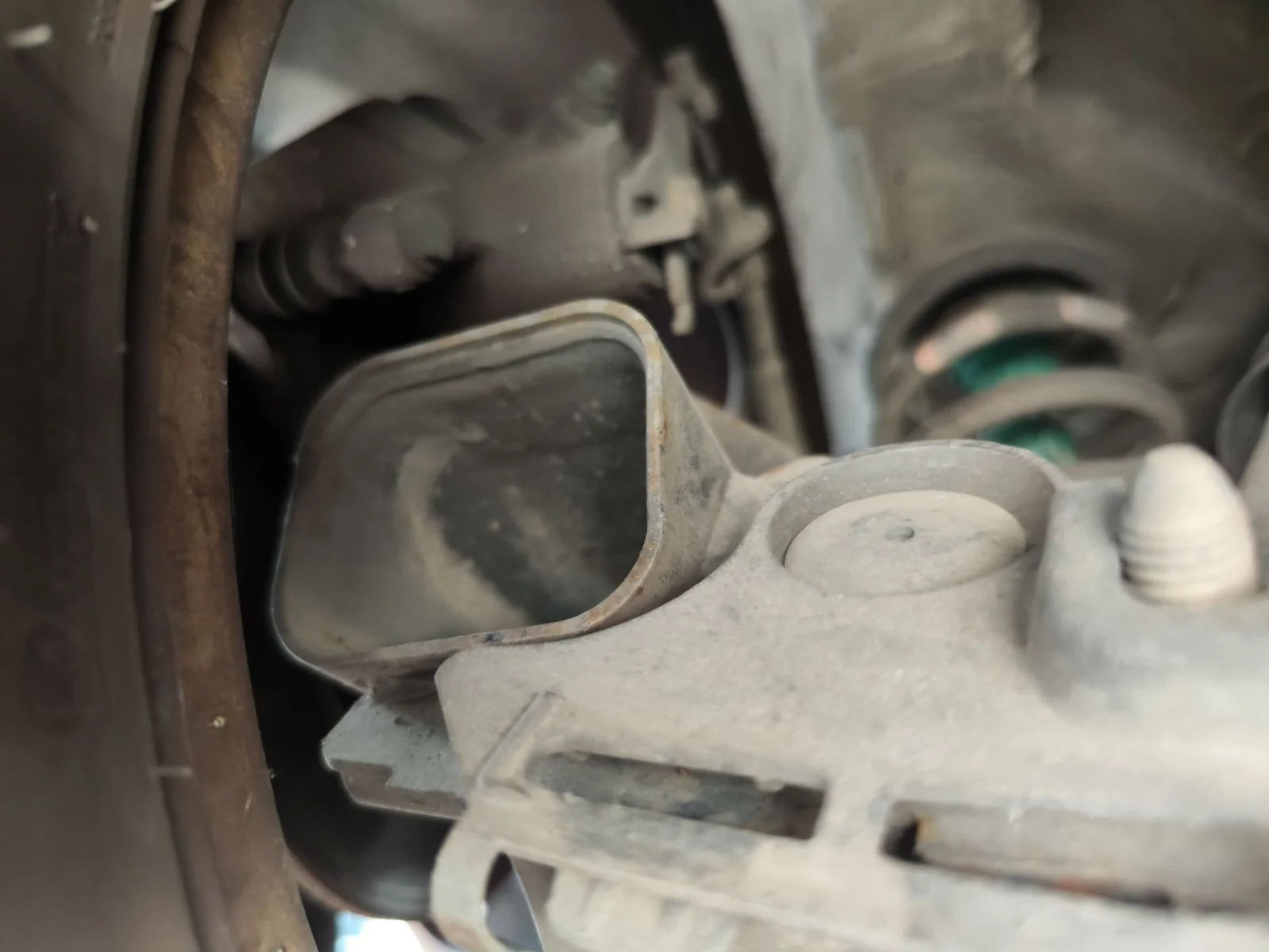 Foto de PINZA DE FRENO TRASERA IZQUIERDA RENAULT MEGANE II COUPE/CABRIO 1.5 dCi Diesel (106 CV / 78 KW) referencia 7701207693