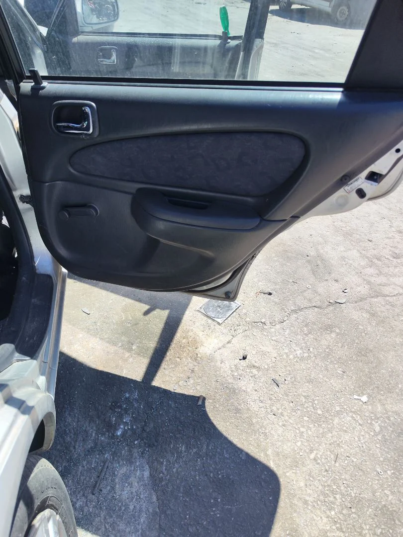 Foto de GUARNECIDO PUERTA TRASERA DERECHA TOYOTA COROLLA (E11) 2.0 Turbodiesel CAT (90 CV / 66 KW) referencia 6763002410B1