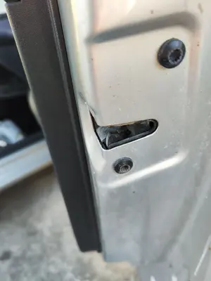 Foto de CERRADURA PUERTA DELANTERA DERECHA SEAT CORDOBA BERLINA (6L2) 1.9 TDI (131 CV / 96 KW) referencia 6X1837014G