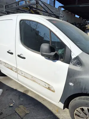 Foto de PUERTA DELANTERA DERECHA CITROEN BERLINGO FURGÓN 1.6 16V HDi FAP (75 CV / 55 KW) referencia 9004Z6 foto 2