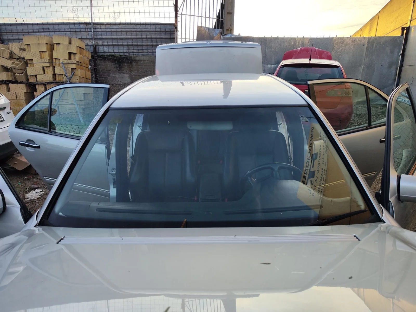 Foto de PARABRISAS MERCEDES-BENZ CLASE E (BM 210) BERLINA 3.0 Turbodiesel CAT (177 CV / 130 KW)