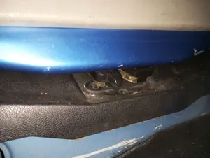 Foto de CERRADURA MALETERO / PORTON FORD FIESTA (CBK) 1.25 16V CAT (69 CV / 51 KW)