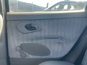 Foto de GUARNECIDO PUERTA TRASERA IZQUIERDA FORD MONDEO FD BERL./TURNIER 1.8 16V CAT (116 CV / 85 KW)