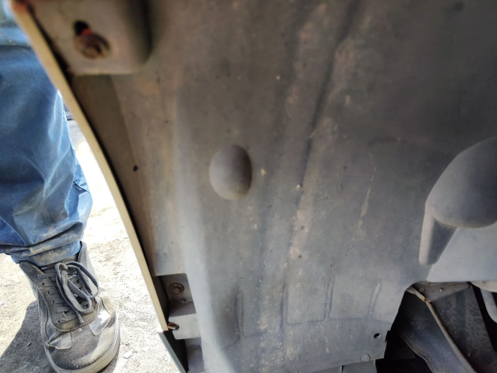 Foto de PASO RUEDA DELANTERO IZQUIERDO FORD MONDEO BERLINA (GE) 2.0 TDCi CAT (131 CV / 96 KW) referencia 1307005