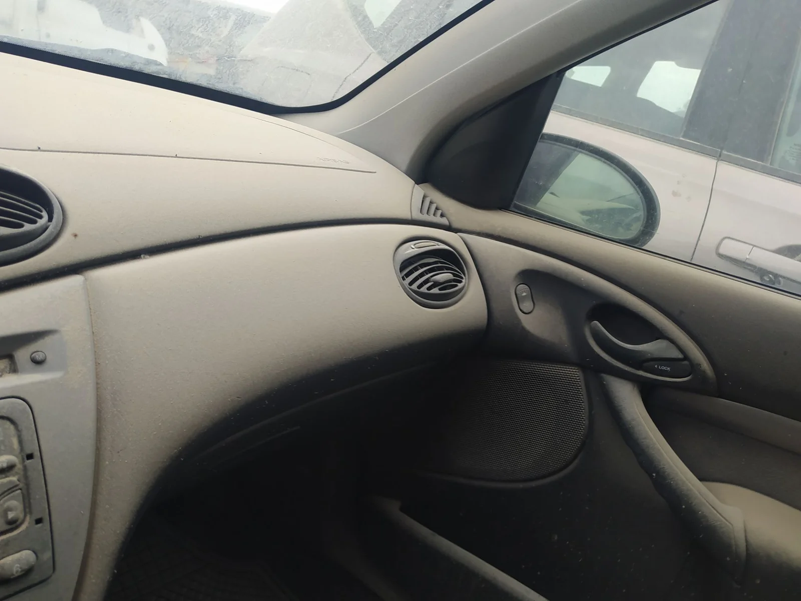 Foto de AIRBAG DELANTERO DERECHO FORD FOCUS BERLINA (CAK) 1.8 TDDI Turbodiesel CAT (90 CV / 66 KW) referencia 1356992