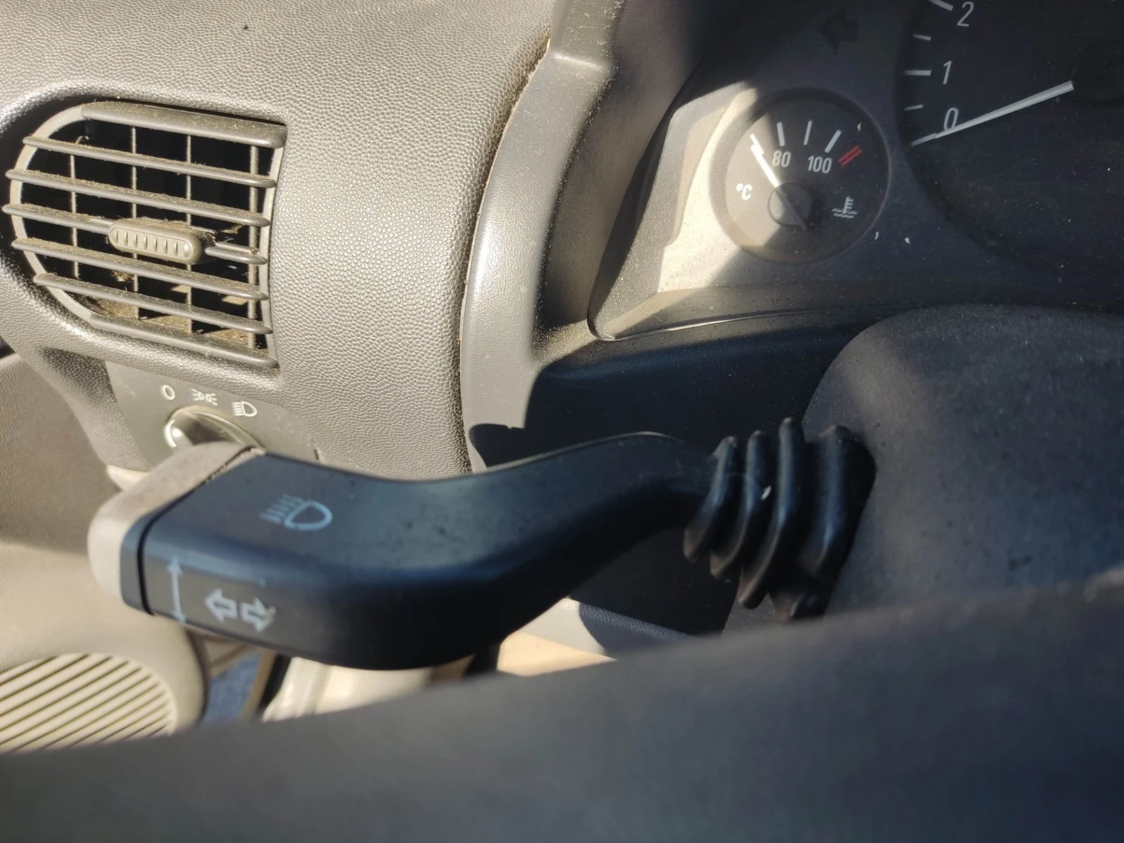 Foto de MANDO INTERMITENTES OPEL COMBO (CORSA C) 1.7 16V DI CAT (Y 17 DTL / LK8) (65 CV / 48 KW)