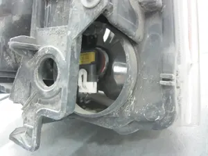 Foto de FARO DERECHO LAND ROVER RANGE ROVER SPORT 2.7 Td V6 CAT (190 CV / 140 KW) referencia XBC501723LZN foto 2