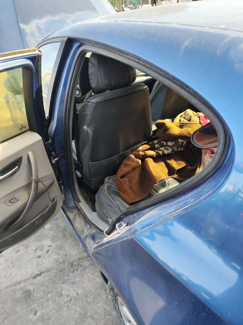 Foto de GOMAS CONTORNO PUERTA BMW SERIE 1 BERLINA (E81/E87) 2.0 16V Diesel CAT (122 CV / 90 KW)